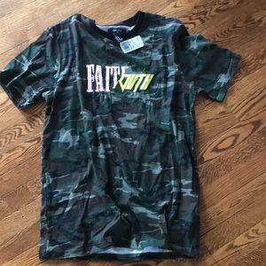 (NWT) Forever 21 Camo F/Y Shirt